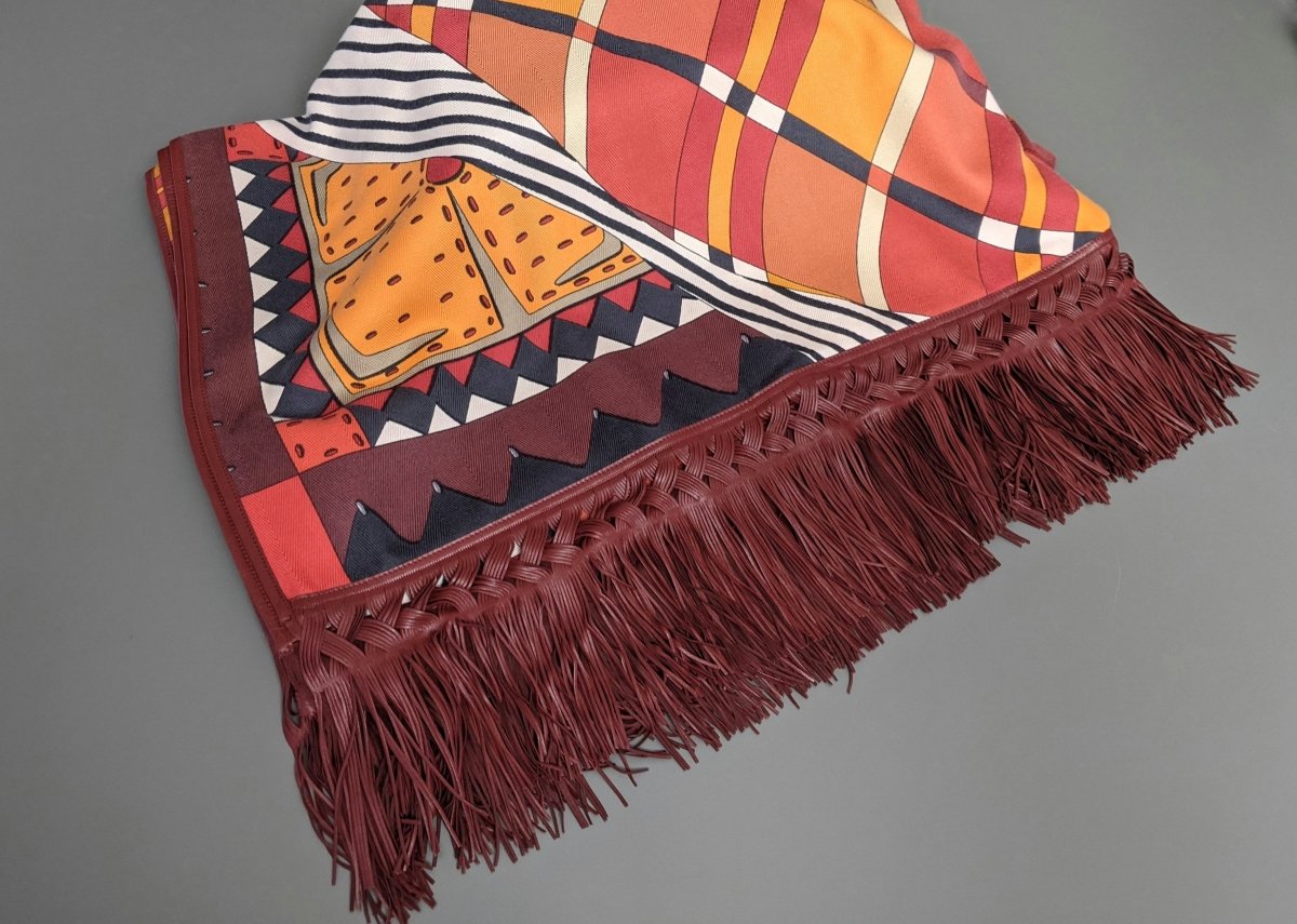 Hermes Extraordinay Cashmere/Suede Lamb Fringed COUPONS INDIENS Plaid 200 x 150 cm, So Chic and Rare! - poupishop