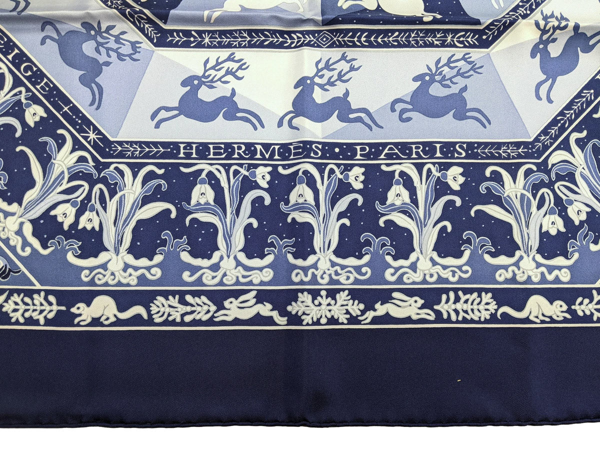 Hermes 2007 Marine/Blanc "Fleurs d'Hiver" by Sandra Laroche Twill 90cm