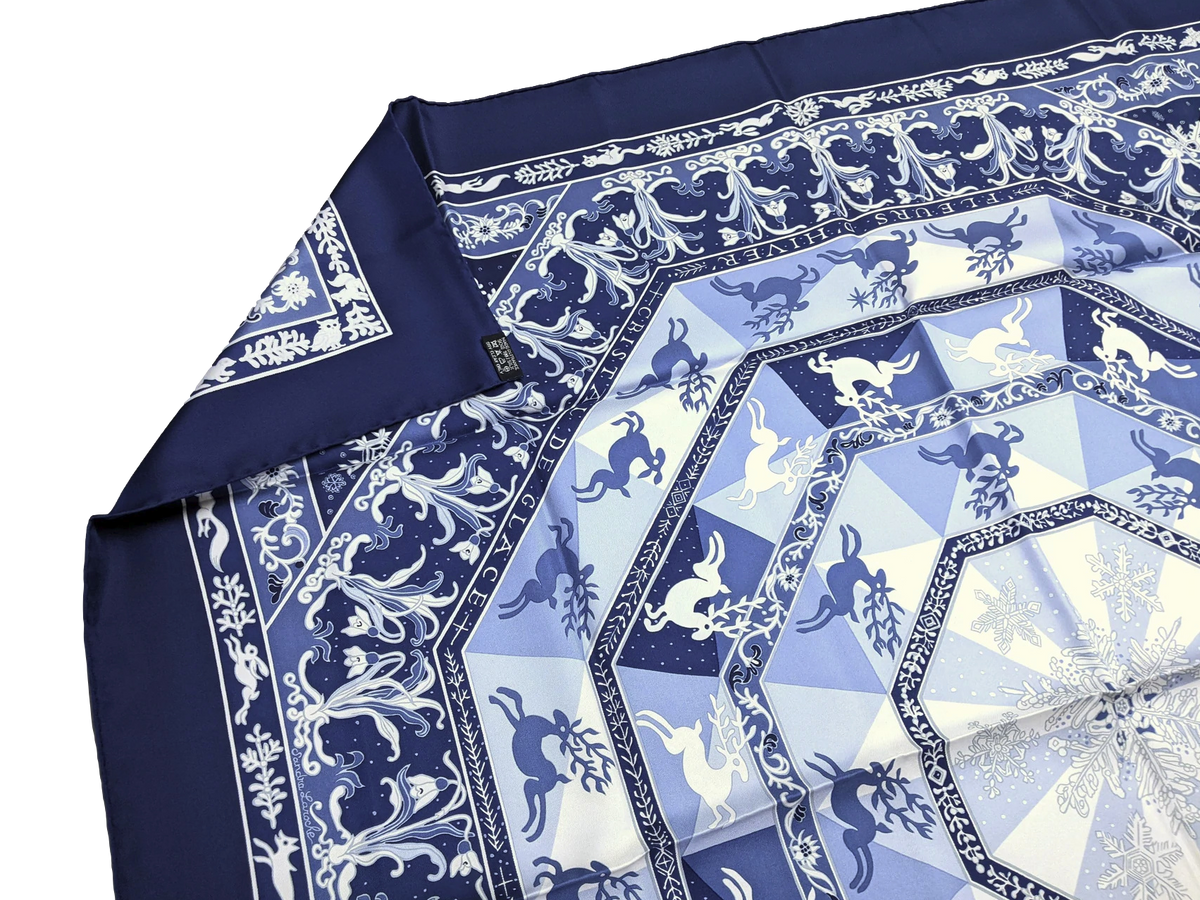 Hermes 2007 Marine/Blanc "Fleurs d'Hiver" by Sandra Laroche Twill 90cm