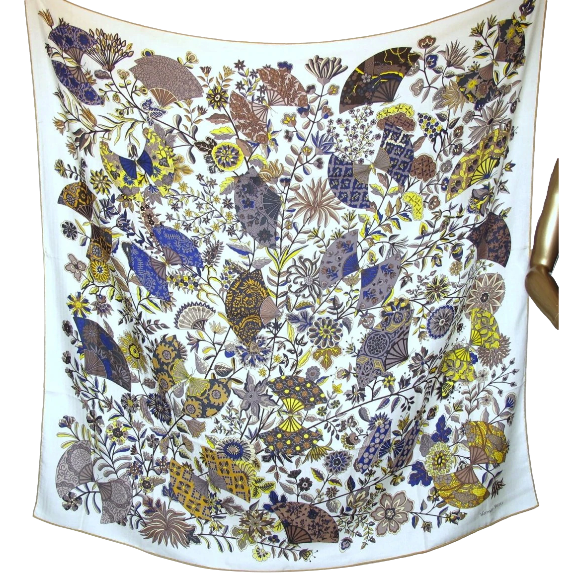 Hermes 2013 Blanc/Bleu/Jaune FLEURS ET PAPILLONS DE TISSUS Cashmere Shawl 140