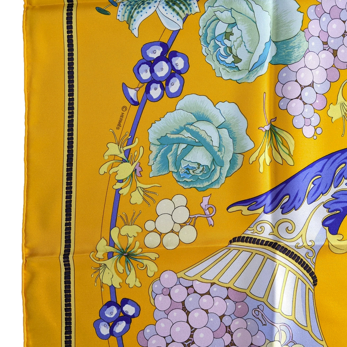 Hermes 1996 Special Issue Dpt Store Ginza "Fleurs & Raisins Matsuzakaya" by Christiane Vauzelles Twill Sacrf 90cm