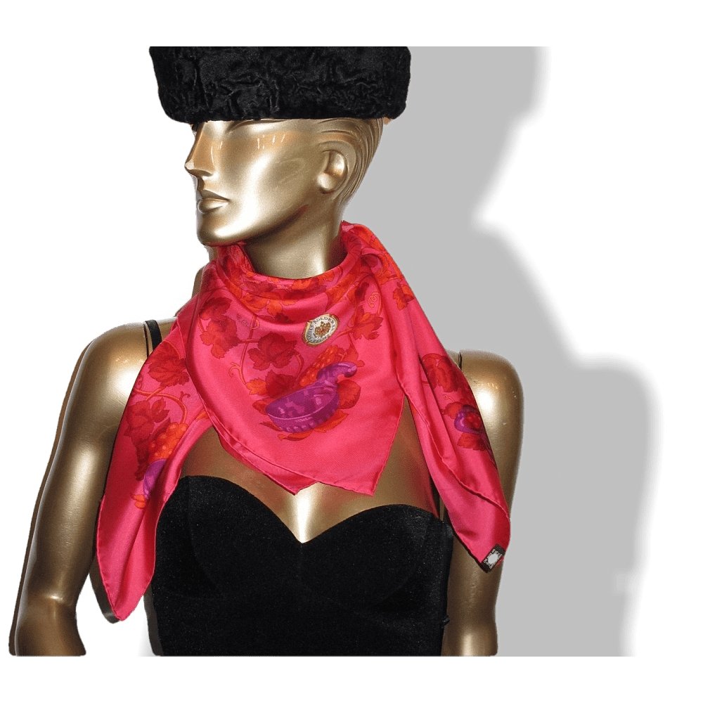 Hermes for Louis Roederer Champagne Fuchsia Vendanges Exclusive Limited Twill scarf, NIB, Rare! - poupishop