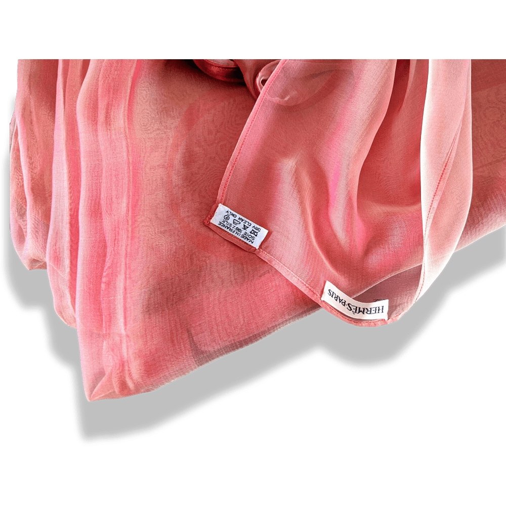 Hermes Gigantic Silk Chiffon Pink/Red LITTERATURE ALPHABET II SARI Mousseline Changeante XXL, Exceptional RARE! - poupishop