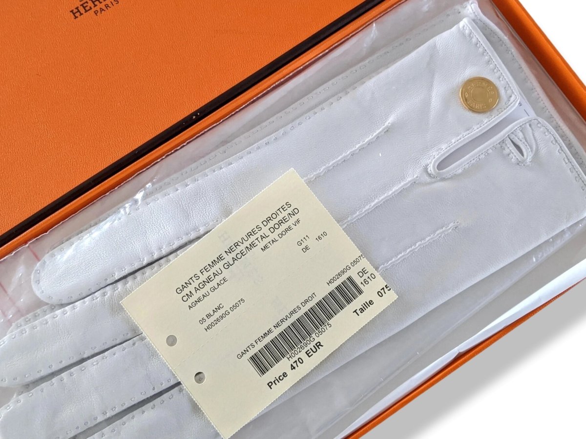 Hermes [GL17] Women's Blanc Glace/Gold Clous de Selle Lambskin GANTS FEMME NERVURES DROITES Gloves Sz 075, BNWTIB! - poupishop