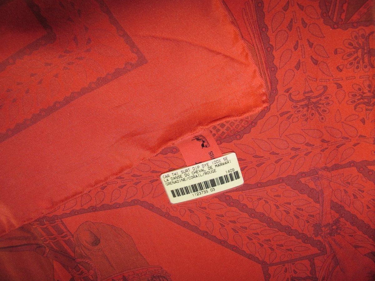 Hermes Grenaline/Corail/Rouge LA DANSE DU CHEVAL DE MARWARI by Annie Faivre Dip Dye Surteint Silk Twill Scarf Carre 90cm, NWT - poupishop