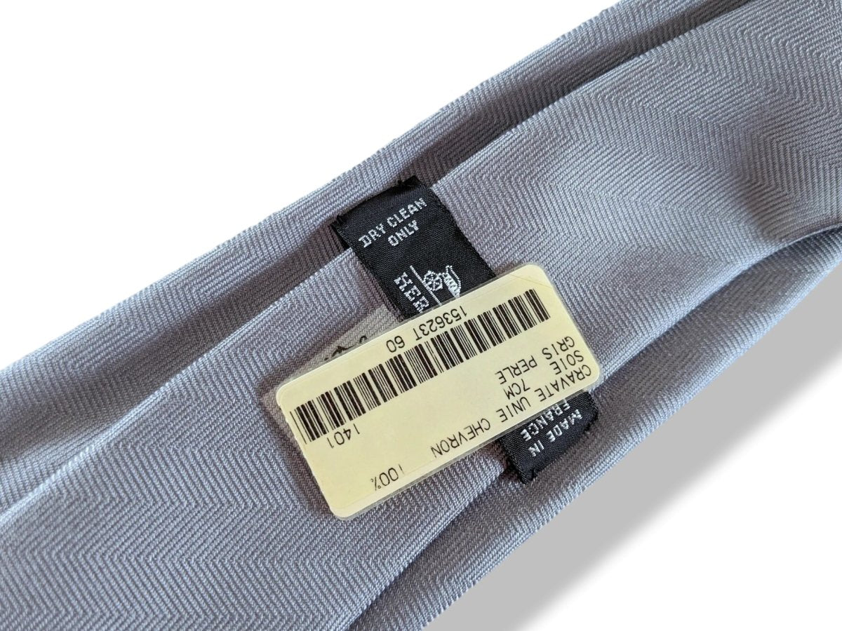 Hermes Gris Perle UNIE CHEVRON Silk Tie 7cm, NWT - poupishop