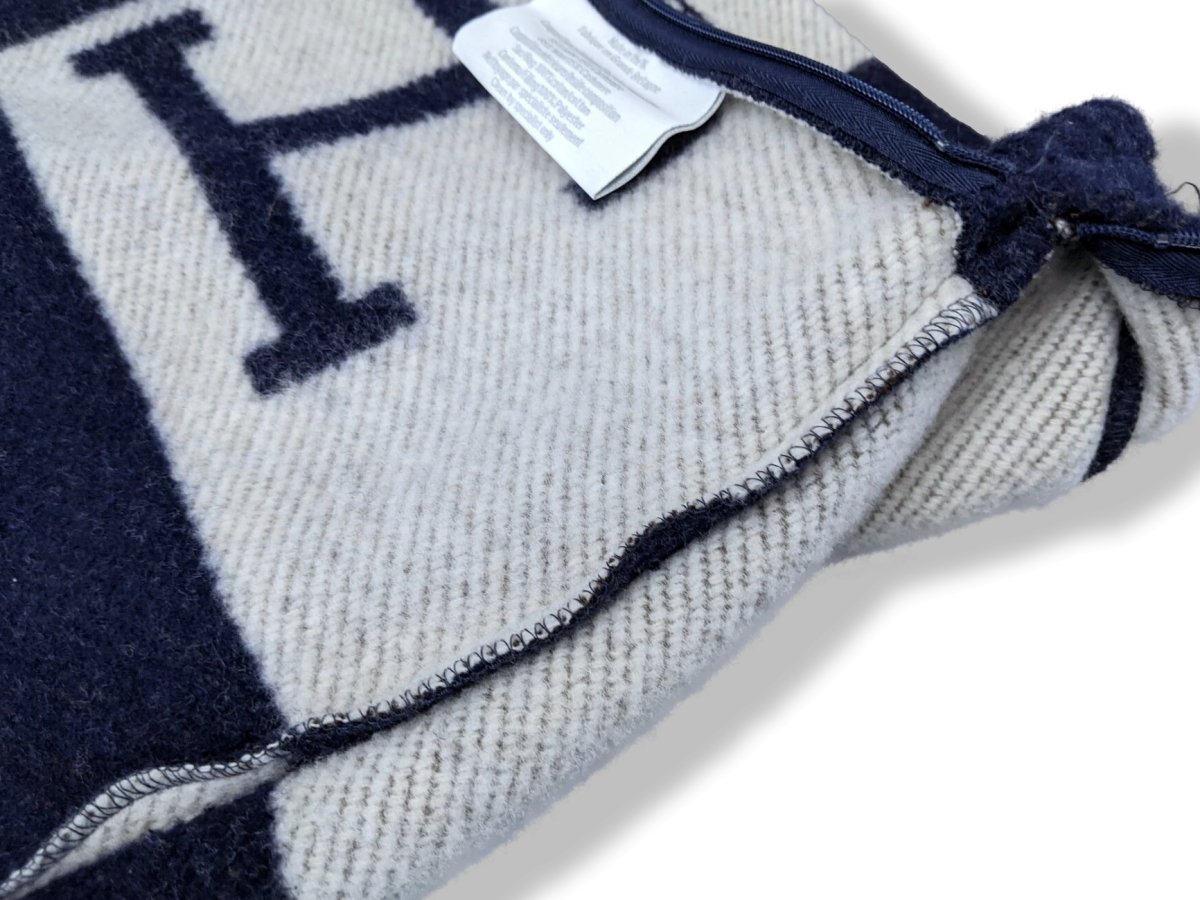 Hermes [H5] Home Navy/Ecru Wool/Cashmere AVALON Pillow REMOVABLE COVER GM Large model, New! - poupishop