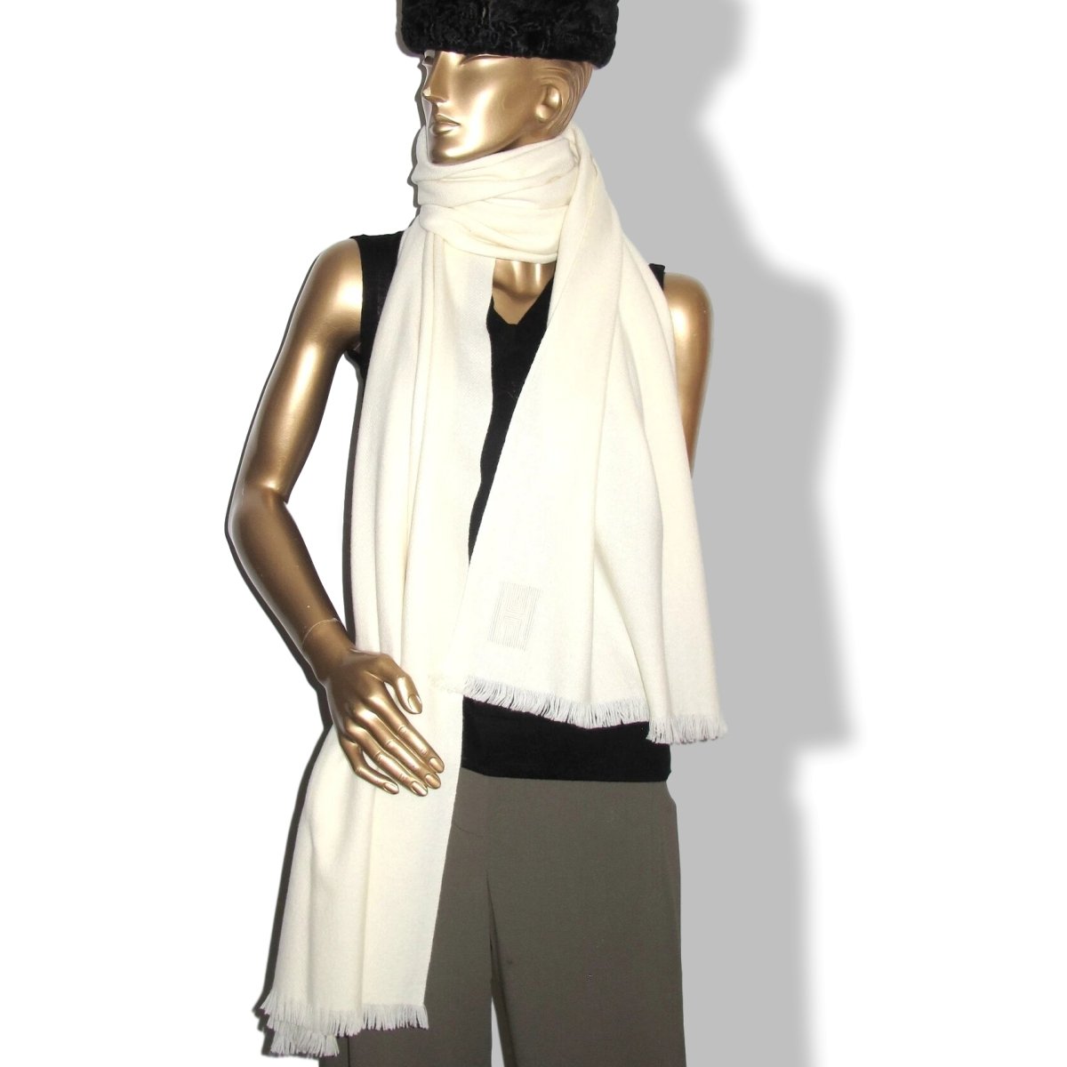 Hermes Ivoire ETOLE CACHEMIRE SOFT Fringed Stole 100% Cashmere 72 x 220 cm, BNEW! - poupishop