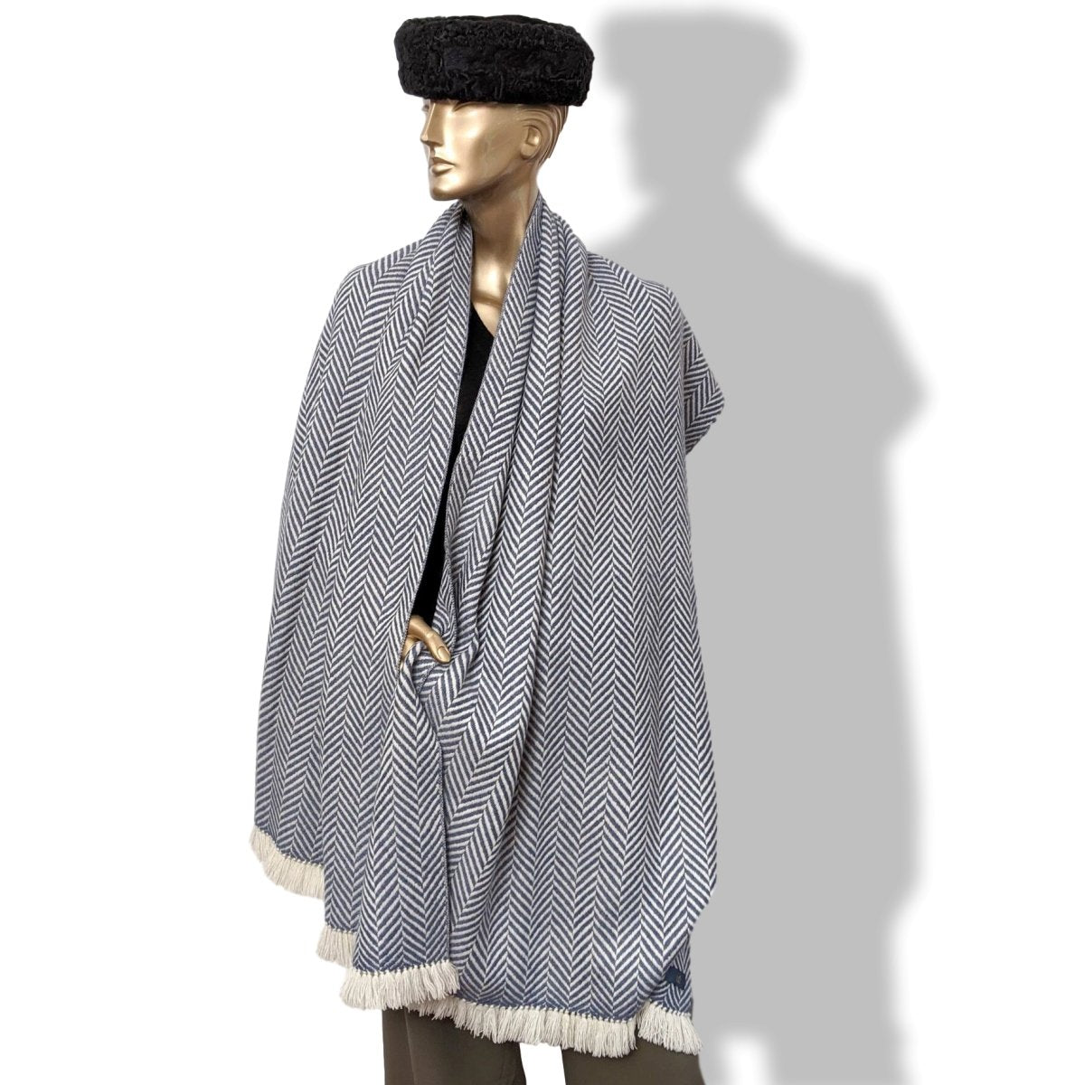 Hermes Ivoire/Marine Fringed 100% Cashmere ETOLE CHEVRON ARTISANALE Muffler Hand Woven in Nepal 70 x 200 cm, BNWT! - poupishop