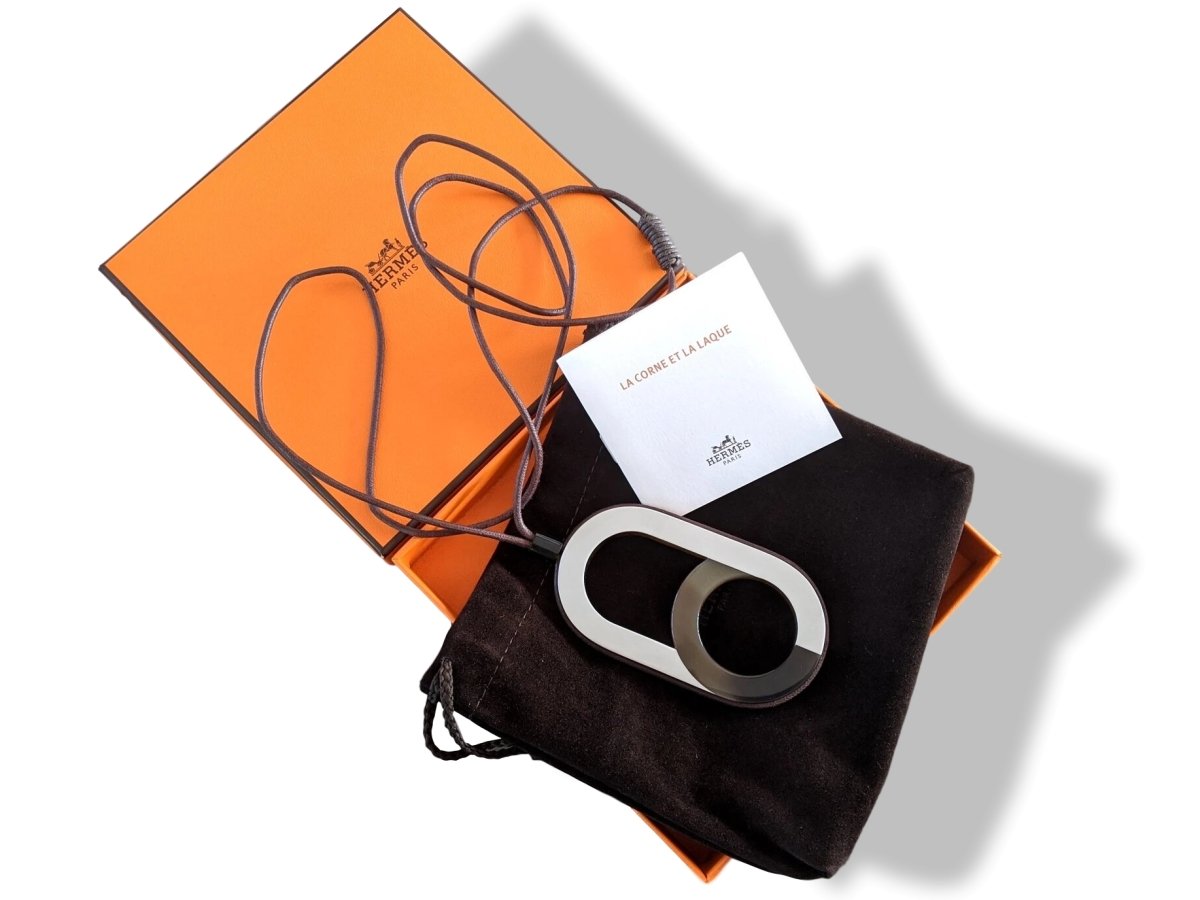 Hermes [J02] Blanc Beton Laquered Horn VARIATION Pendant, BNIB! - poupishop