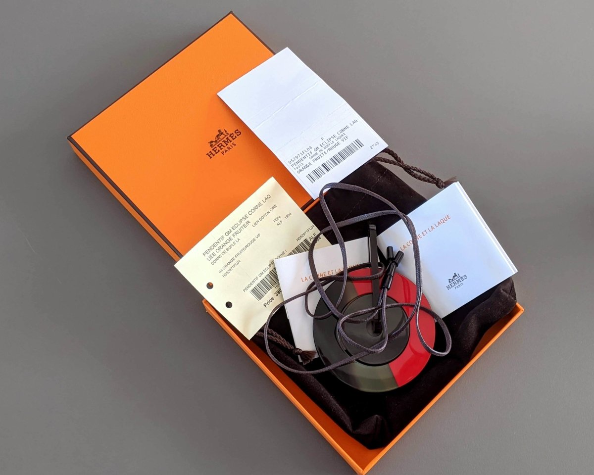 Hermes [J03] Fruty Orange/Vibrant Red Laquered Buffalo Horn ECLIPSE Pendant GM, BNIB! - poupishop