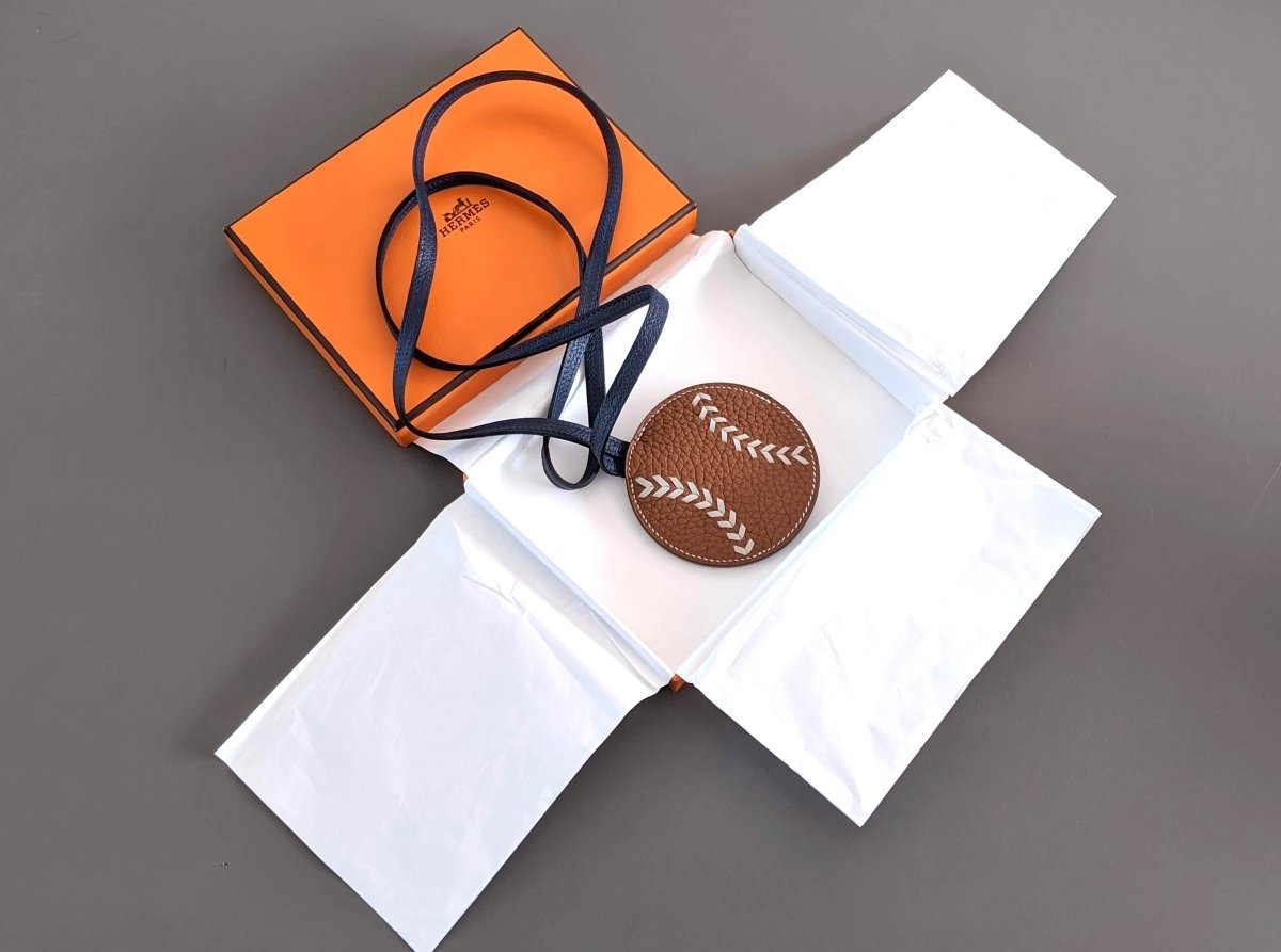 Hermes [J06] Gold/Pearl/Bleu de Malte ETUI CLES BASEBALL GM Key Ring Necklace, NWtIB! - poupishop