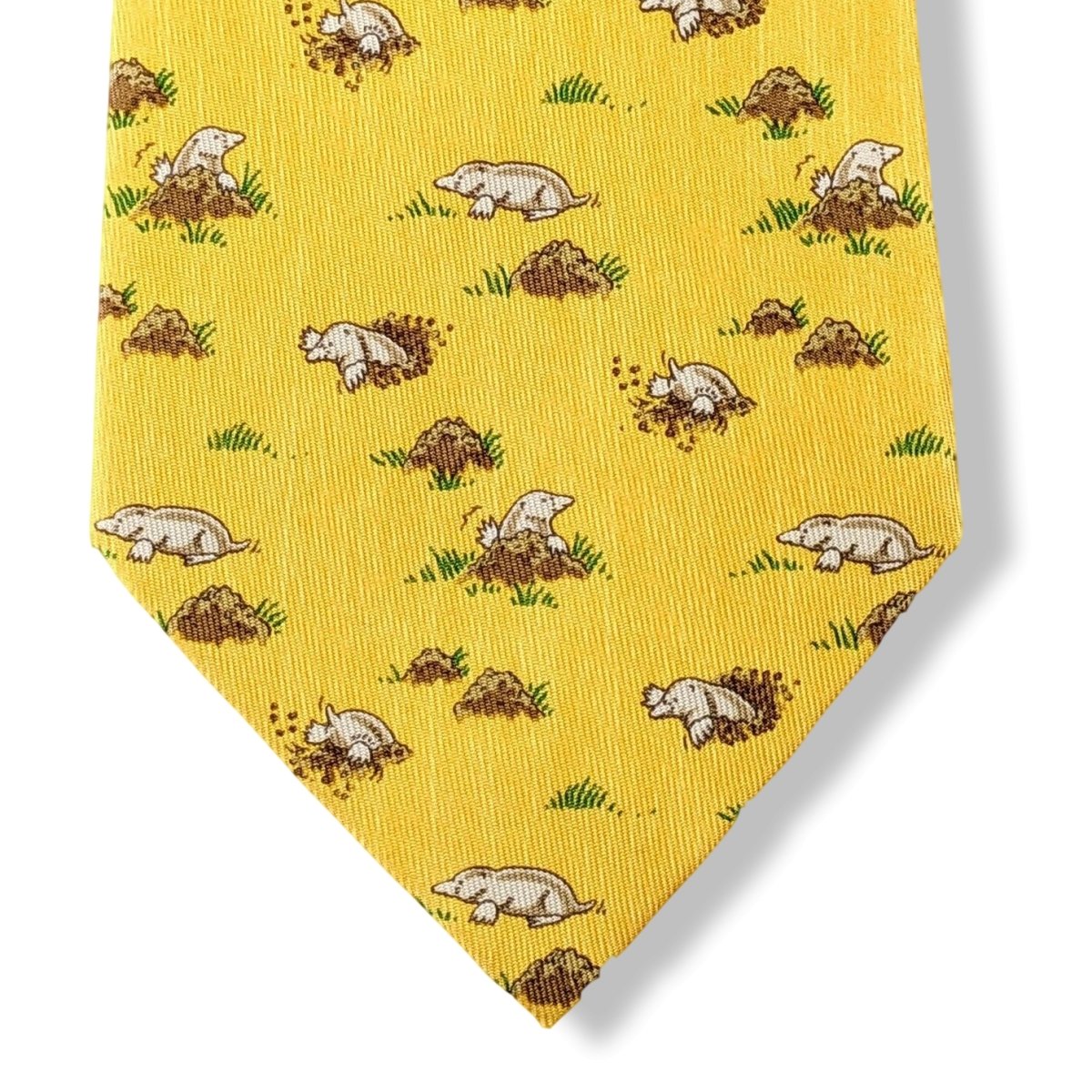 Hermes Jaune/Beige Clair/Brun TAUPES Moles Twill Silk Tie 9,1cm, New in Transparent Pochette!. - poupishop
