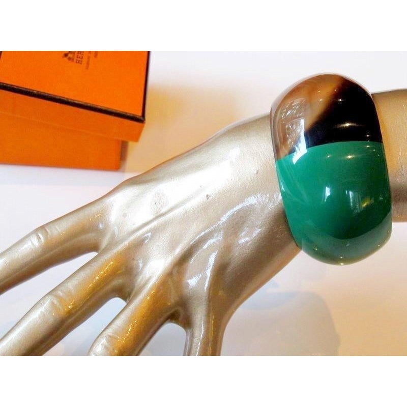 Hermes Laquered Green/Natural Horn Cuff Bracelet, Box! - poupishop