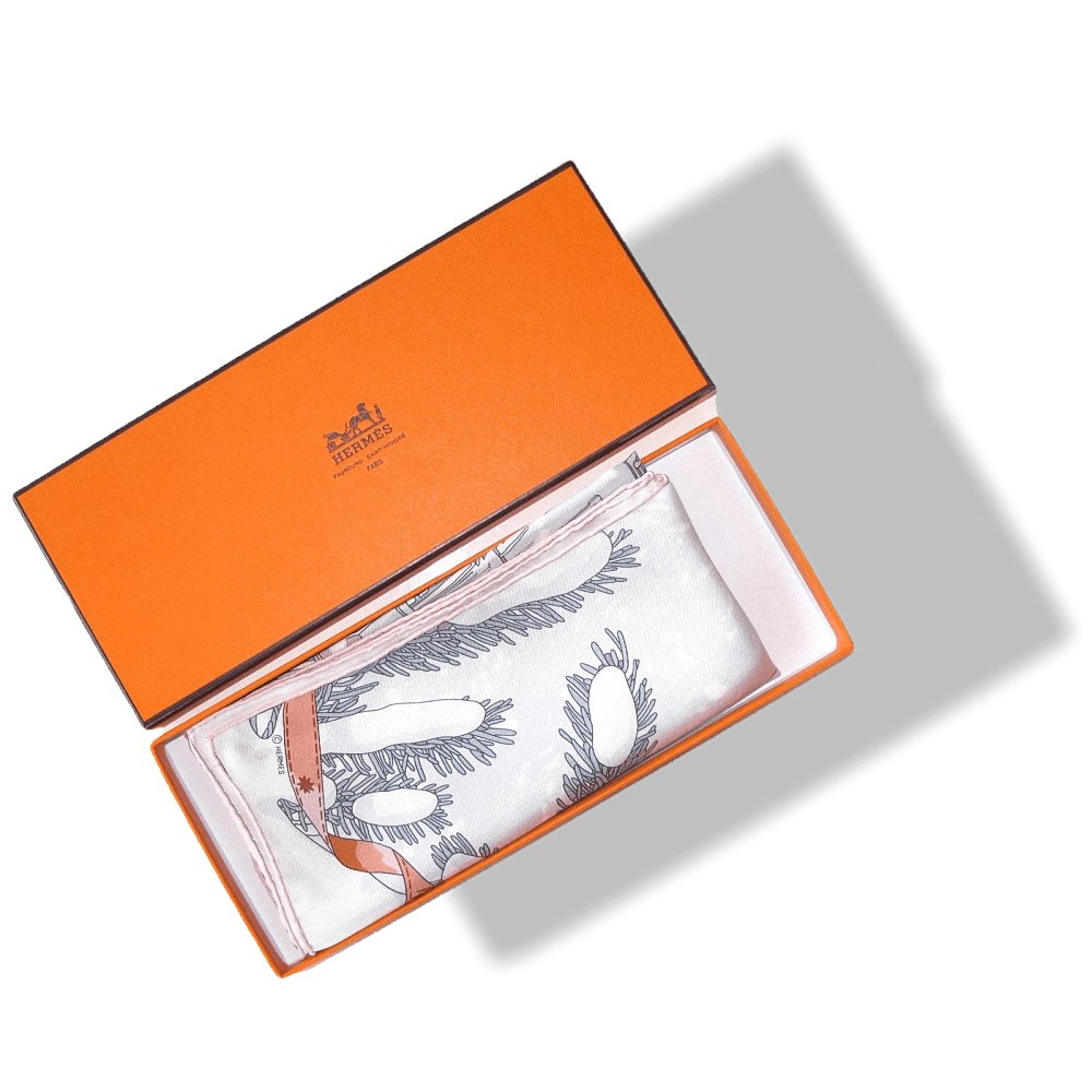 Hermes Light Pink, Pearl Grey Noel au 24 Faubourg Twill Gavroche 42cm, Rare in Box! - poupishop