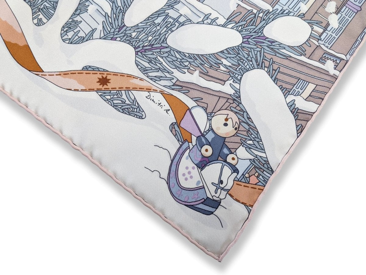 Hermes Light Pink, Pearl Grey Noel au 24 Faubourg Twill Gavroche 45 cm, Rare in Box! - poupishop