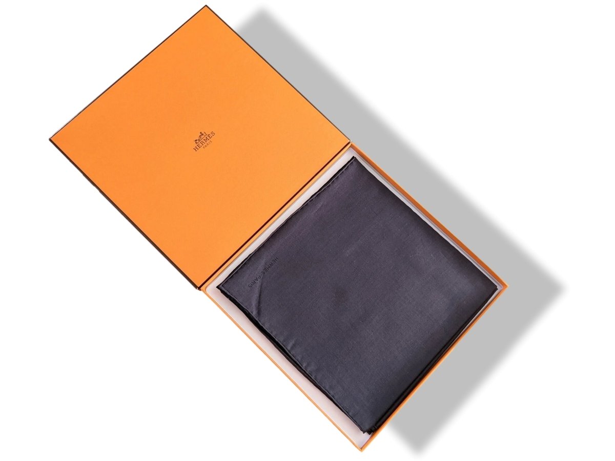 Hermes [M14] Men's Ardoise/Noir 100% Cotton Alphabravo Echarpe au Carre 100 x 200 cm, BNWTIB! - poupishop