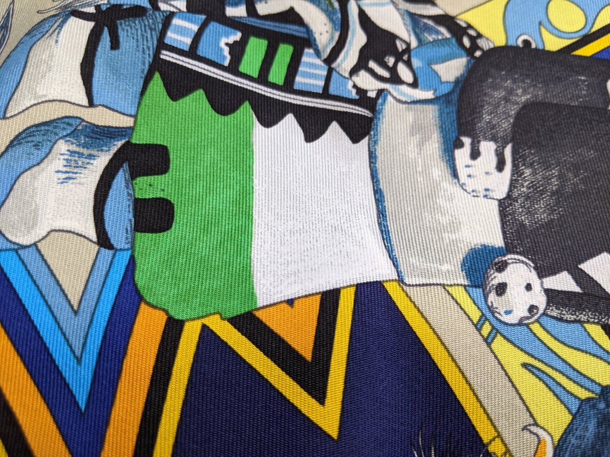 Hermes Marine/Jaune/Vert KACHINAS by Kermit Oliver WASH with Blanc Matt Overlay Carre 90cm cm, BNWT! - poupishop