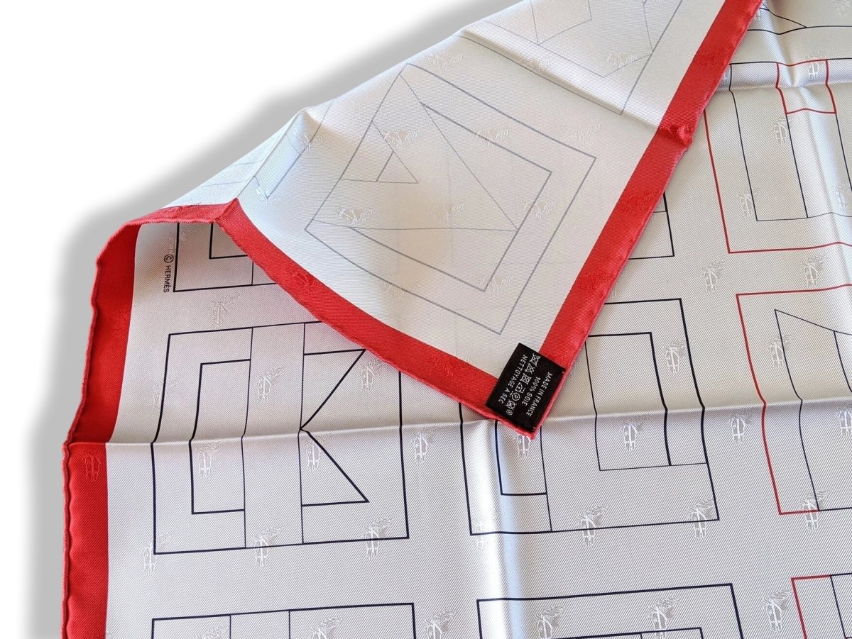 Hermes Mastic/Red ALPHABET FINESSE Jacquard Horse Head Twill Silk Scarf 70 cm, New! - poupishop