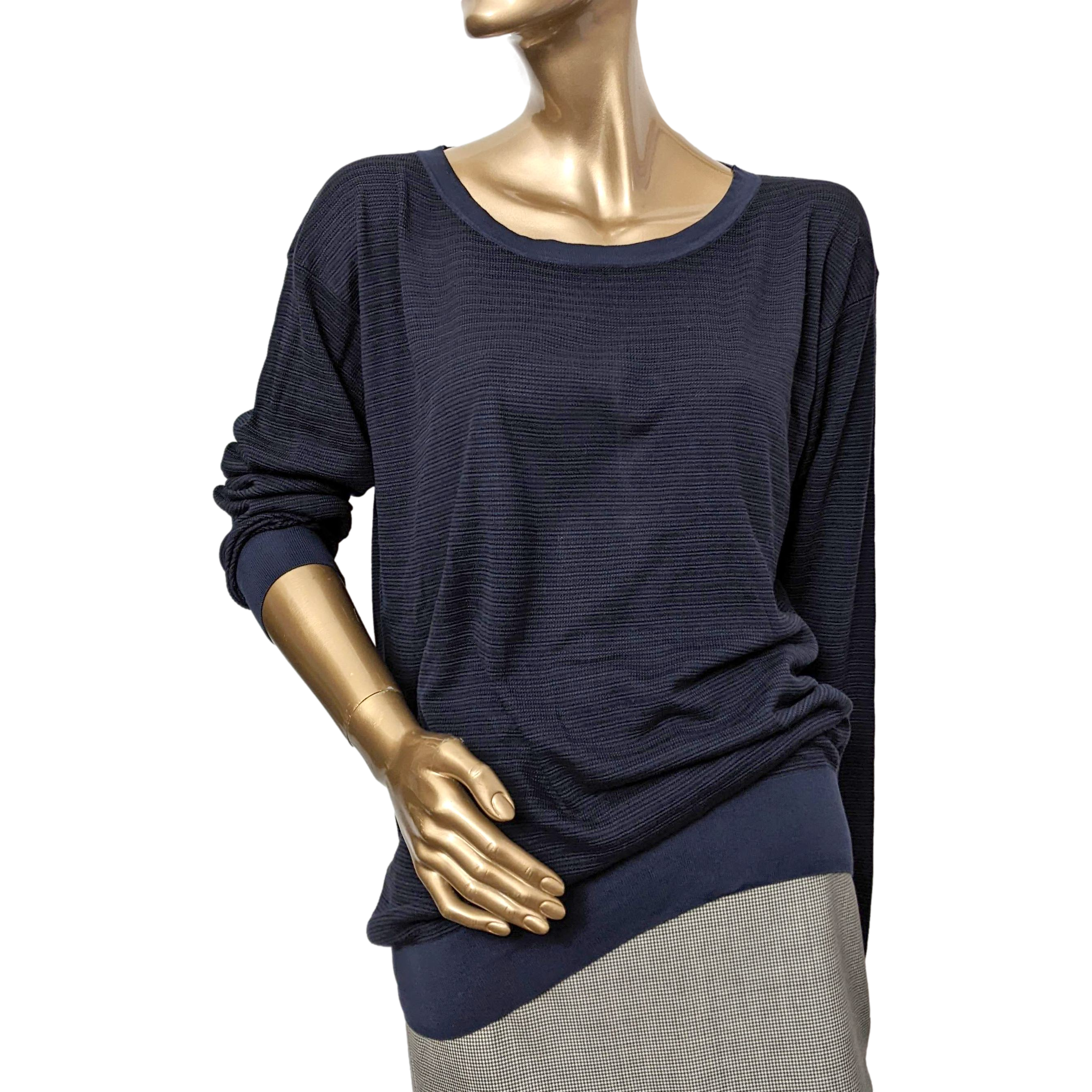 Hermes Men's Marine 100% Silk Classic Round Neck Sweater