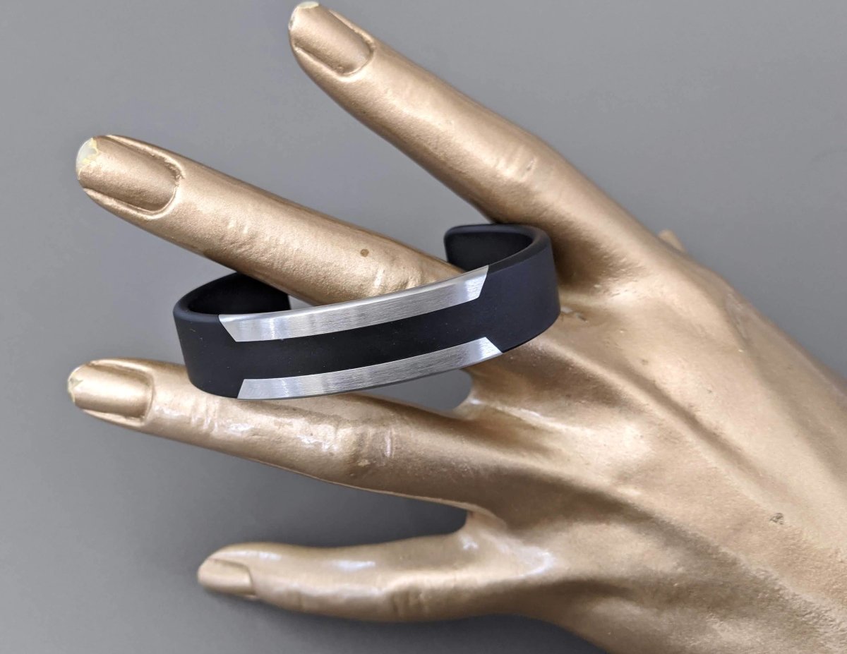 Hermes Men's Black Matt PVD/Brushed Stainless Steel Unisex Cuff Bracelet T4, New in Pochette! - poupishop
