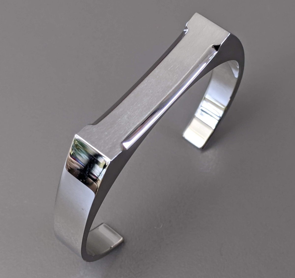 Hermes Men's Brushed Mat and Shiny Silver Cuff Bracelet T5, New in Pochette! - poupishop