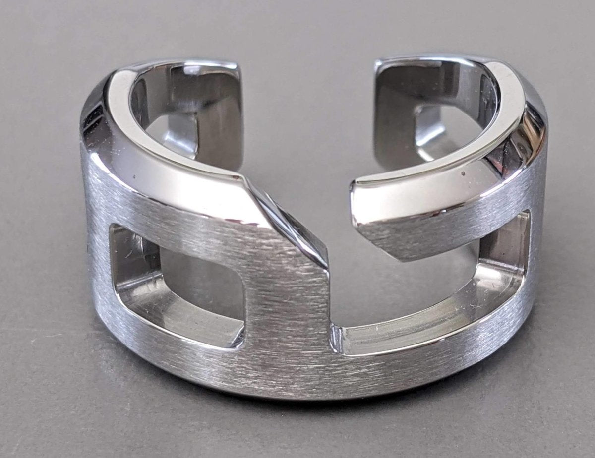 Hermes Men's Brushed Stainless Steel Unisex Ring Sz62, New in Pochette! - poupishop