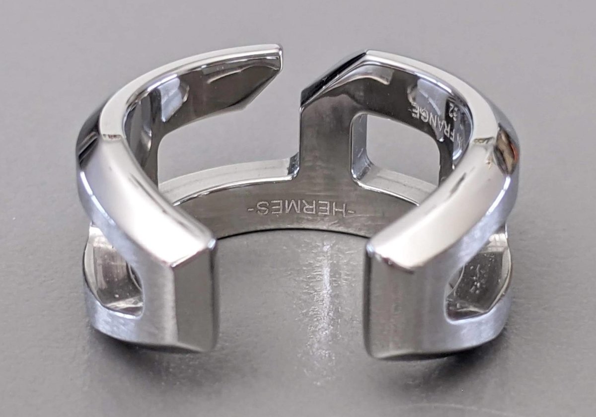 Hermes Men's Brushed Stainless Steel Unisex Ring Sz62, New in Pochette! - poupishop