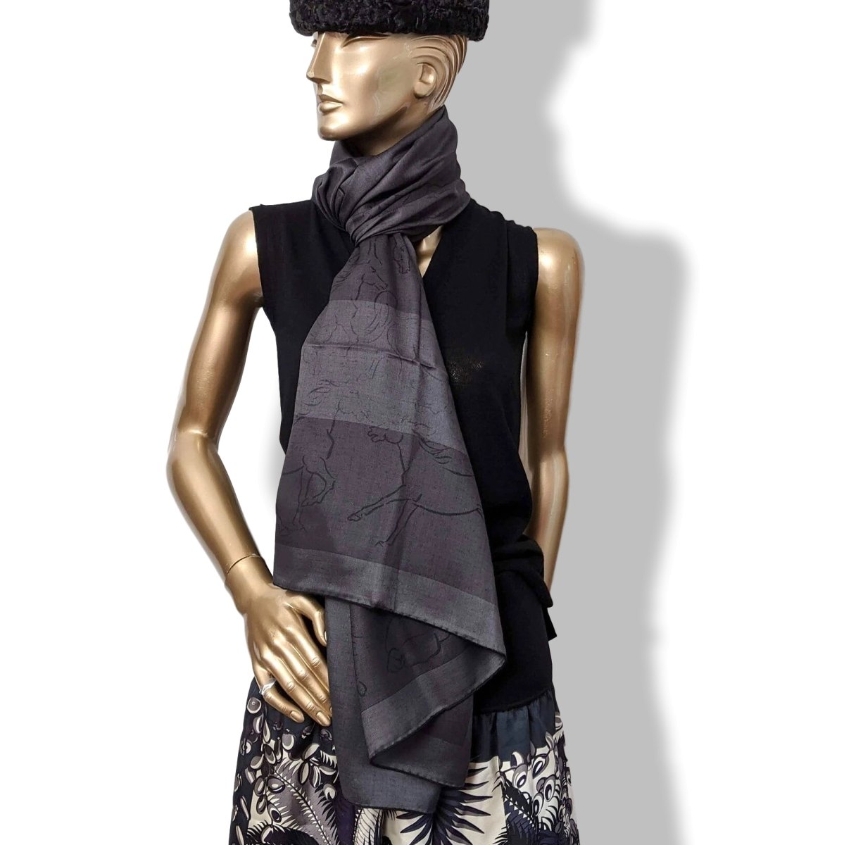 Hermes Men's Huge Carbone/Anthracite Silk/Wool Les Etalons Horses Echarpe au Carre 100 x 200 cm, BNWT! - poupishop