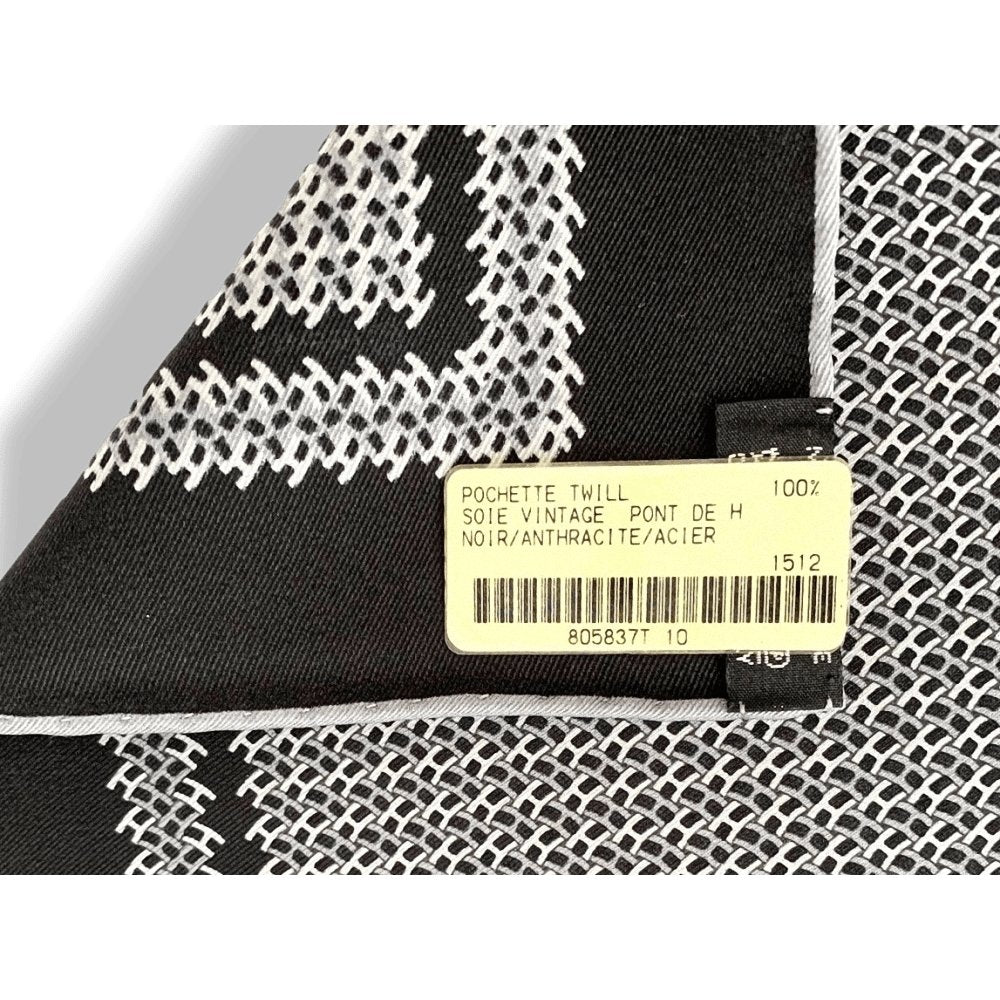 Hermes Men's Pochette Black Anthracite Acier PONT DE H Vintage Silk Pocket Square Scarf 45cm, BNWT! - poupishop
