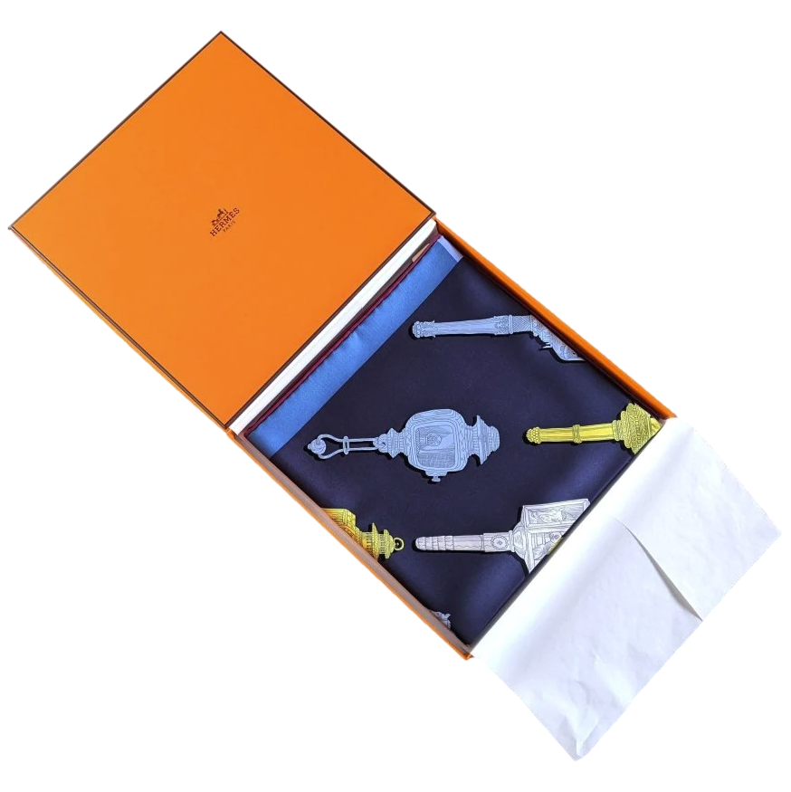 Hermes [C2] 2016 Marine/Jaune/Bleu Ciel MERVEILLEUSES LANTERNES by Pierre Marie Twill Silk Carre 90cm