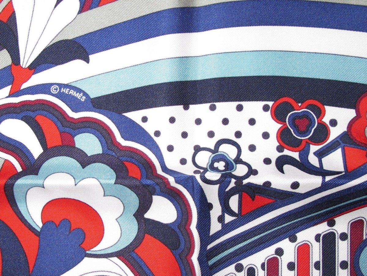 Hermes Navy White Red Faubourg Rainbow Detail Gavroche Pochette Twill Silk 45, NIB! - poupishop