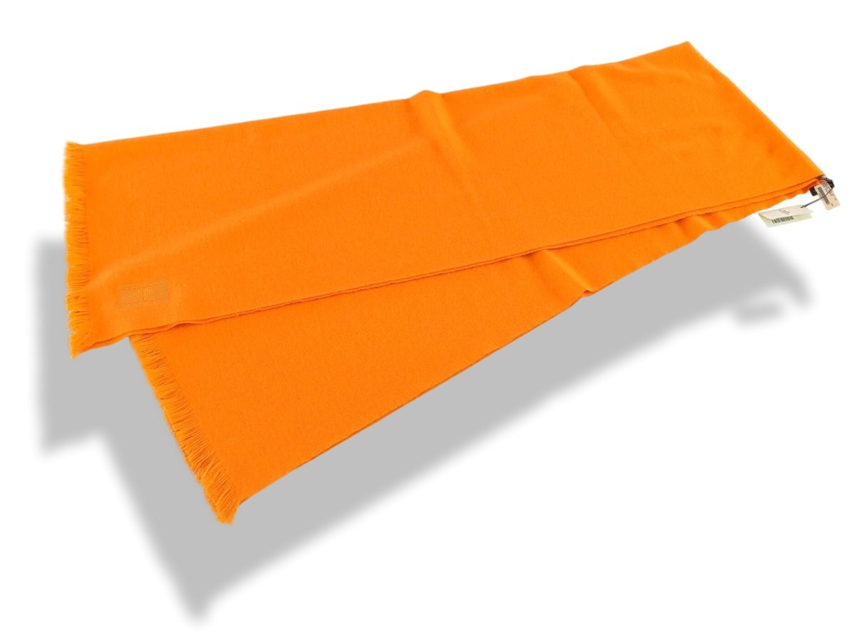 Hermes Orange Kumquat ETOLE CACHEMIRE SOFT Fringed Stole 100% Cashmere 72 x 220 cm, BNWT - poupishop
