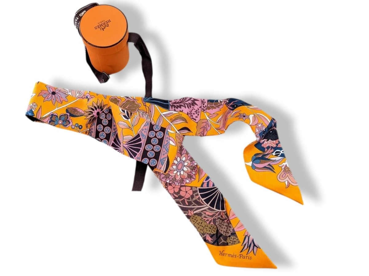 Hermes Orange/Rose Fleurs et Papillons de Tissus Twilly, NIB! - poupishop