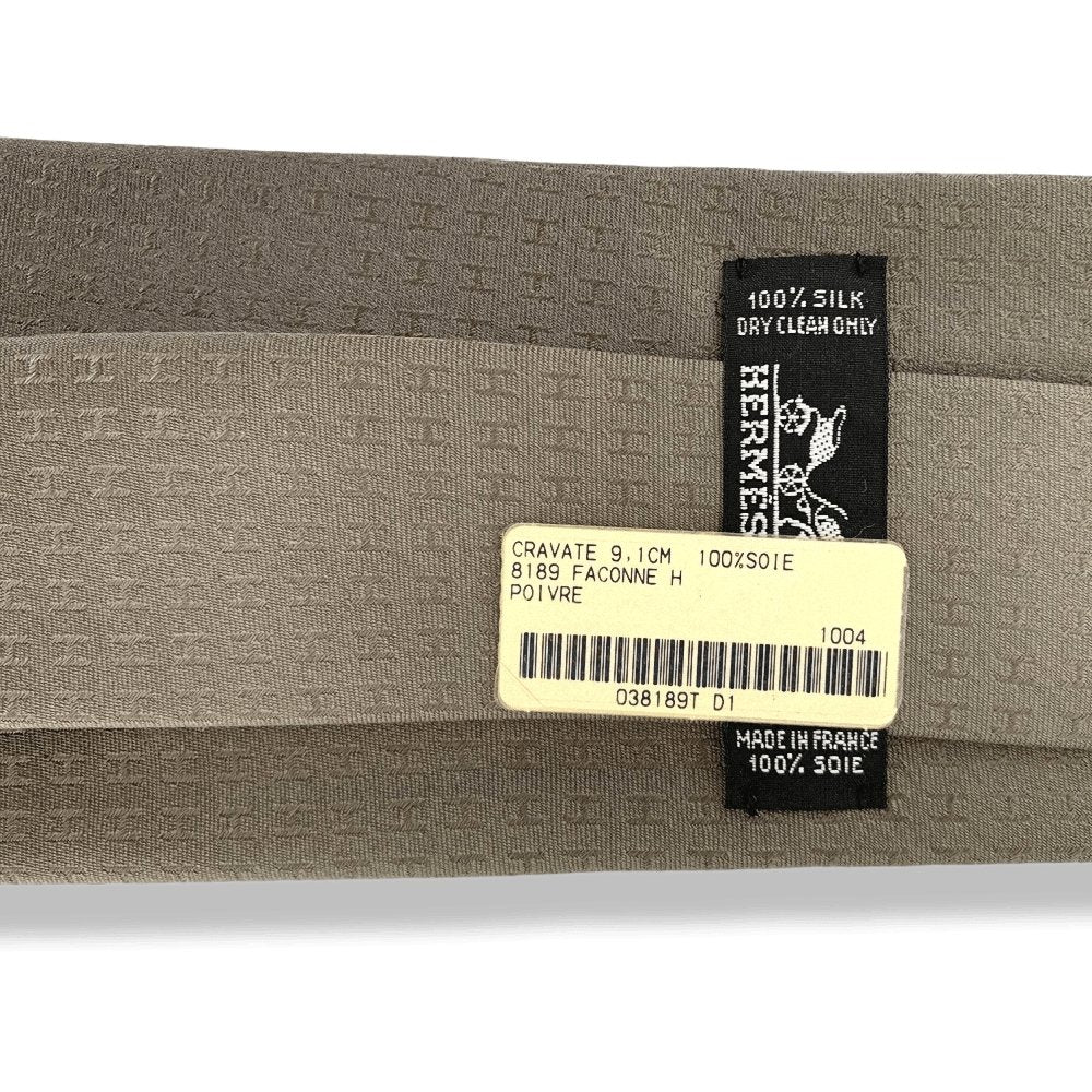 Hermes Pepper 8189 FACONNEE H Twill Silk Tie 9cm, NWT in Pochette! - poupishop