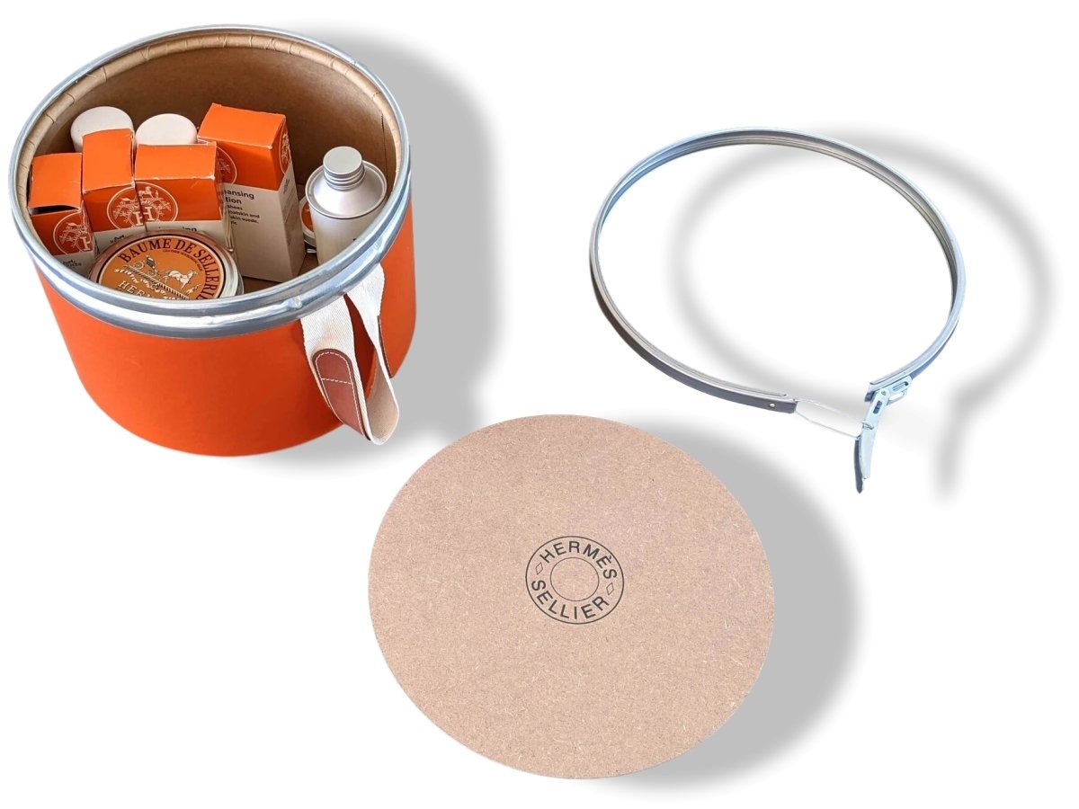 Hermes Pets Color Feu (Fire) CARE CASE - BOÎTE SELLIER, New! - poupishop