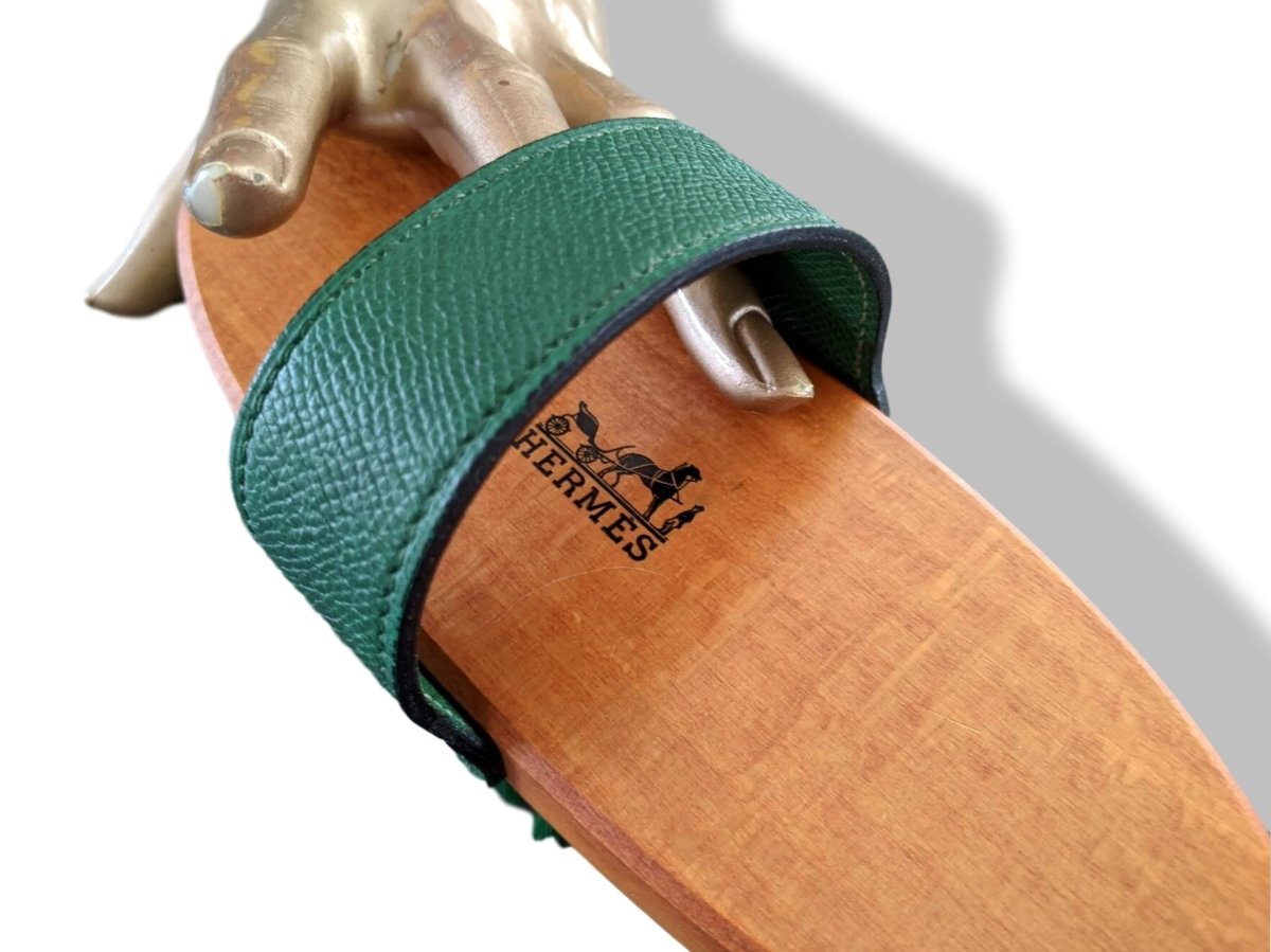 Hermes Pets Green/Green Equistrian Leather/Wood/Silk HORSE BODY BRUSH - poupishop