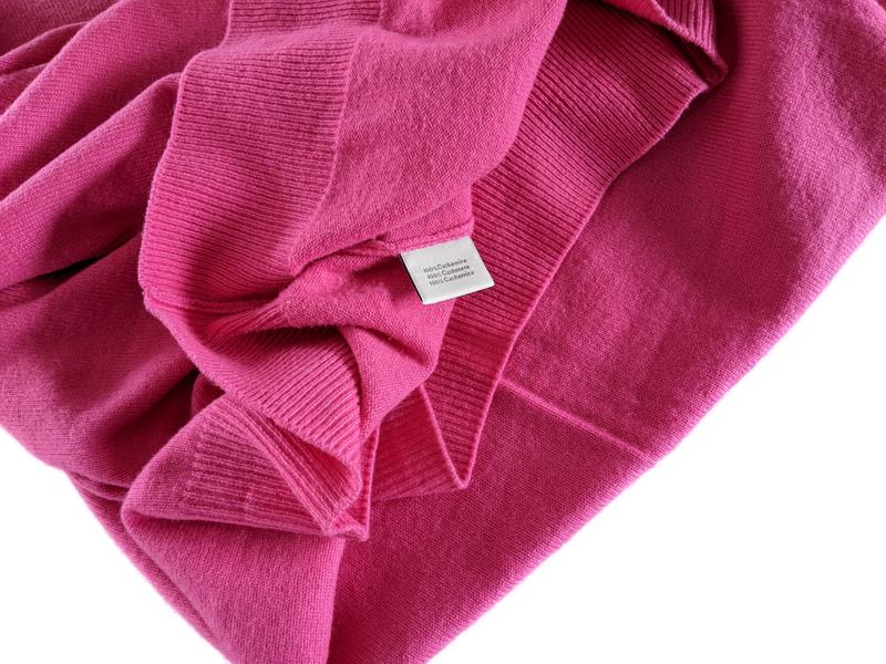 Hermes Men's Rose 100% Cashmere Classic V-Neck Sweater SzXXL