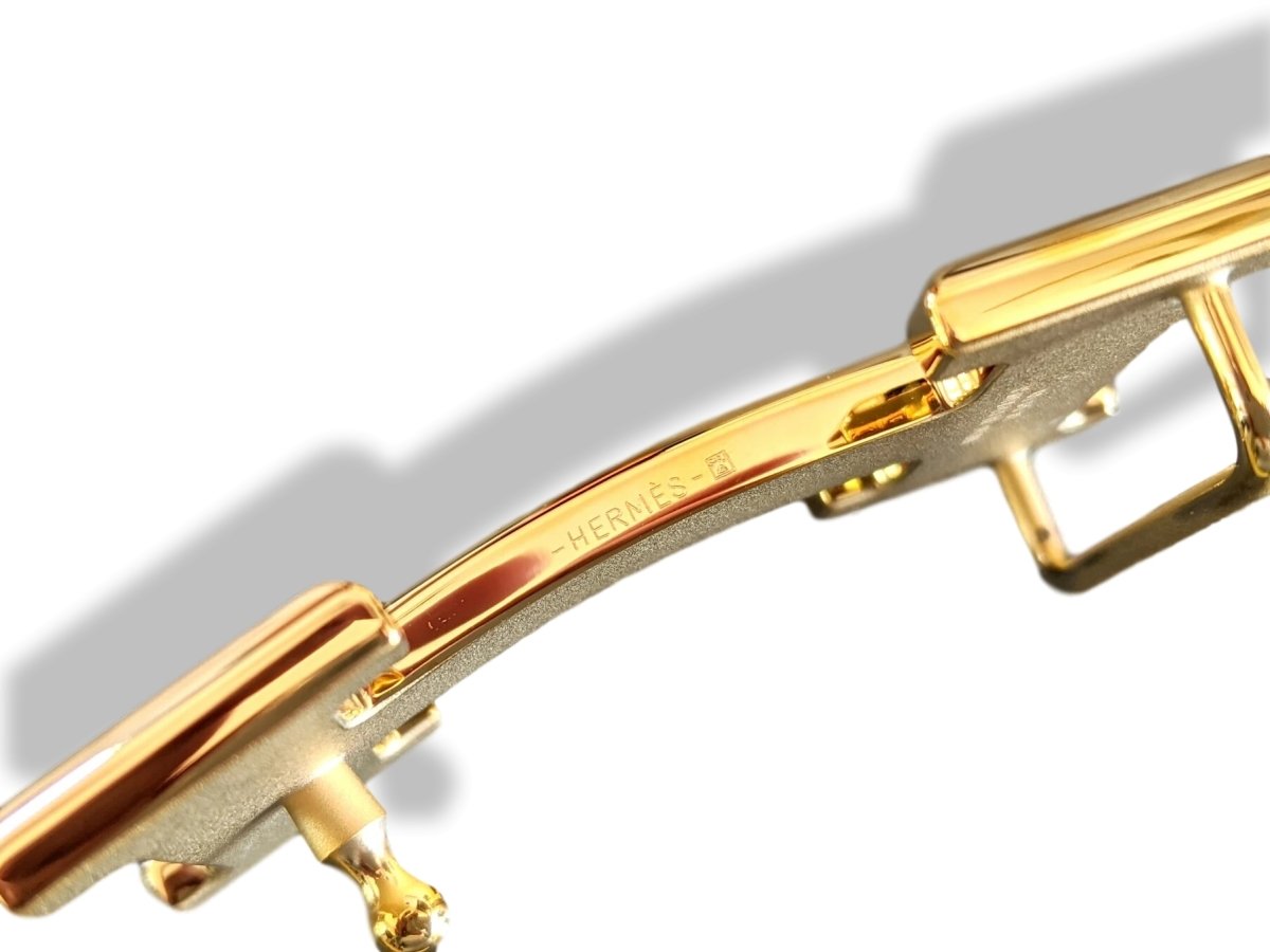 Hermes Plated Gold Guillochee Buckle H 32mm, New in Pochette and White Box! - poupishop