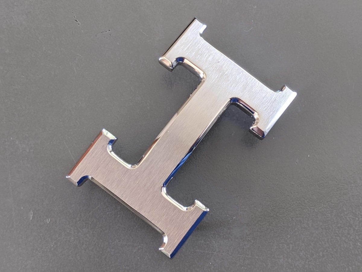 Hermes Plated Silver and Palladium Brushed Buckle H 32mm, New with darker marks on its back. - poupishop