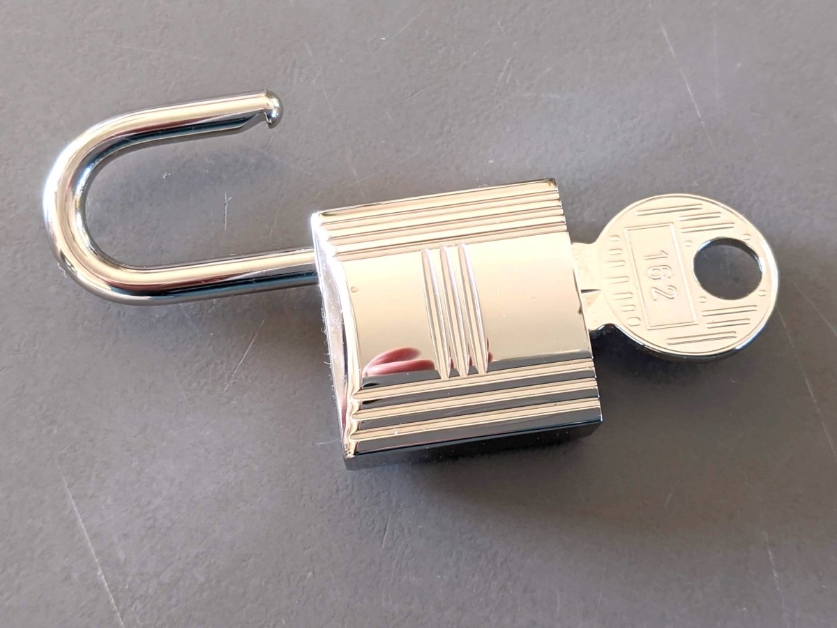 Hermes Plated Silver and Palladium CADENAS Key Lock 2 KEYS Nr 162 for Birkin Kelly, New and Perfect in Pochette! - poupishop