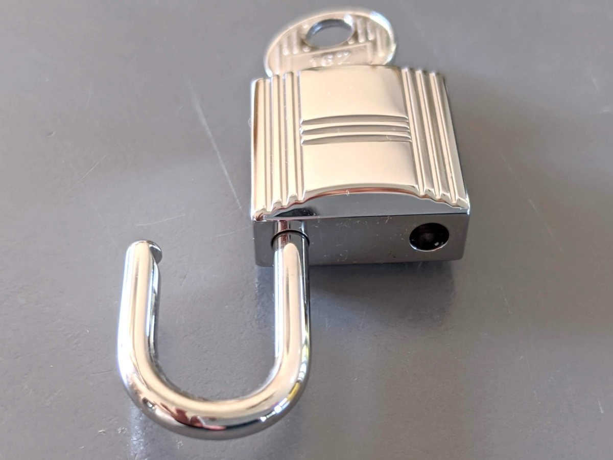 Hermes Plated Silver and Palladium CADENAS Key Lock 2 KEYS Nr 162 for Birkin Kelly, New and Perfect in Pochette! - poupishop