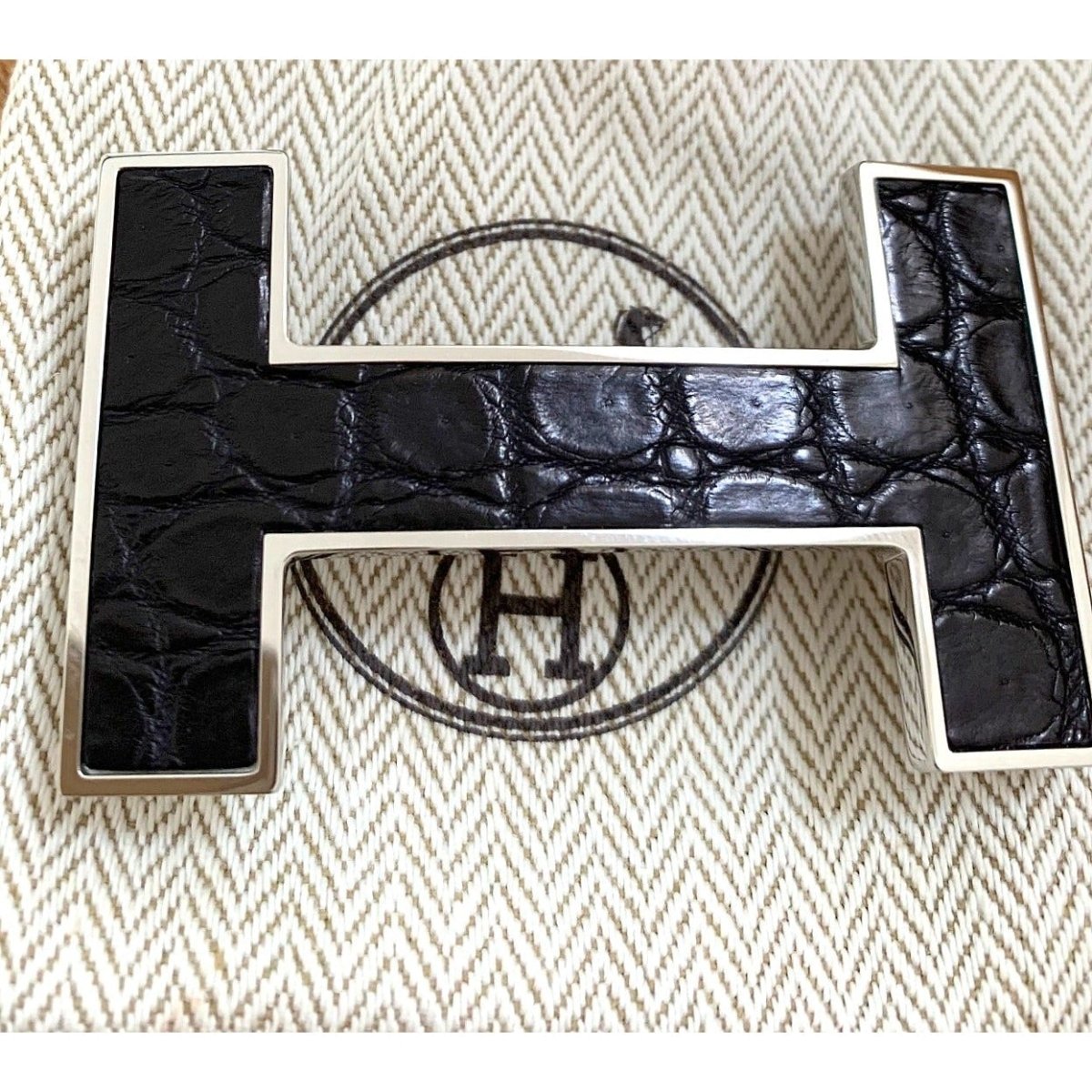 Hermes Rare Black Crocodile Alligator Belt Buckle QUIZZ MARQUETE 32 mm, New with Pochette and Box! - poupishop