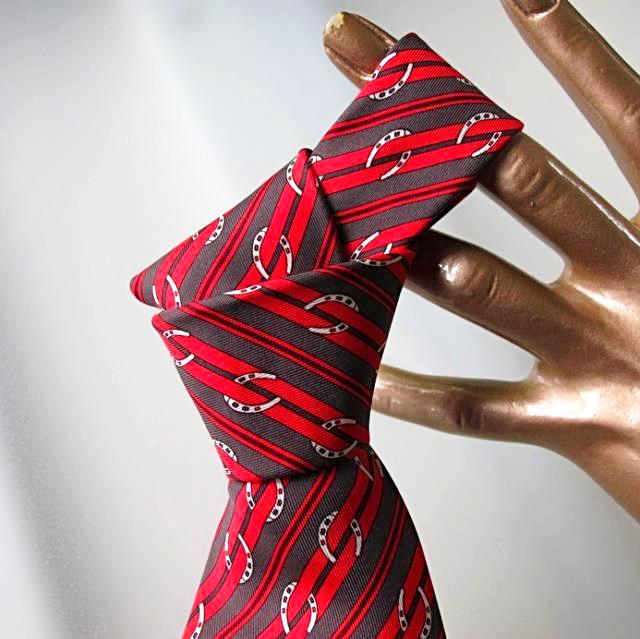 Hermes Red Horseshoe Twill Silk Tie, Black Label, Nr 5276 SA - poupishop