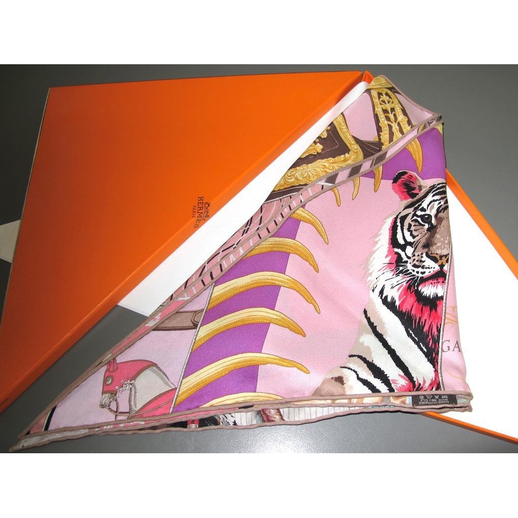 Hermes Rose Carre en Carres Vintage Silk Pointu, Box! - poupishop