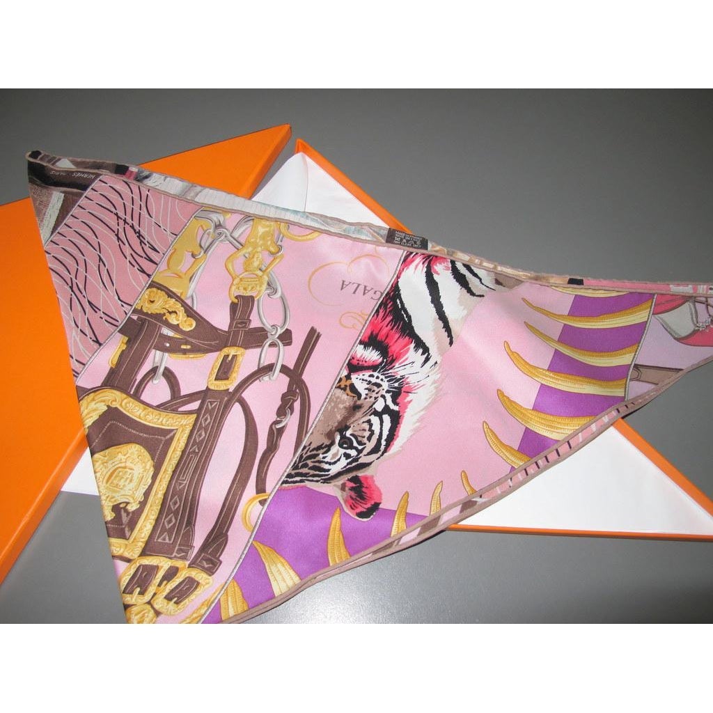 Hermes Rose Carre en Carres Vintage Silk Pointu, Box! - poupishop