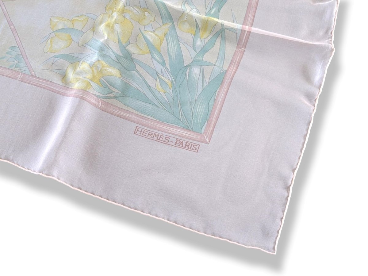 Hermes Rose Pale/Sable/Vert Jade The garden of Claude Monet GIVERNY Blanc Matt Overprint Mousseline 90cm x 90cm cm, NWT! - poupishop