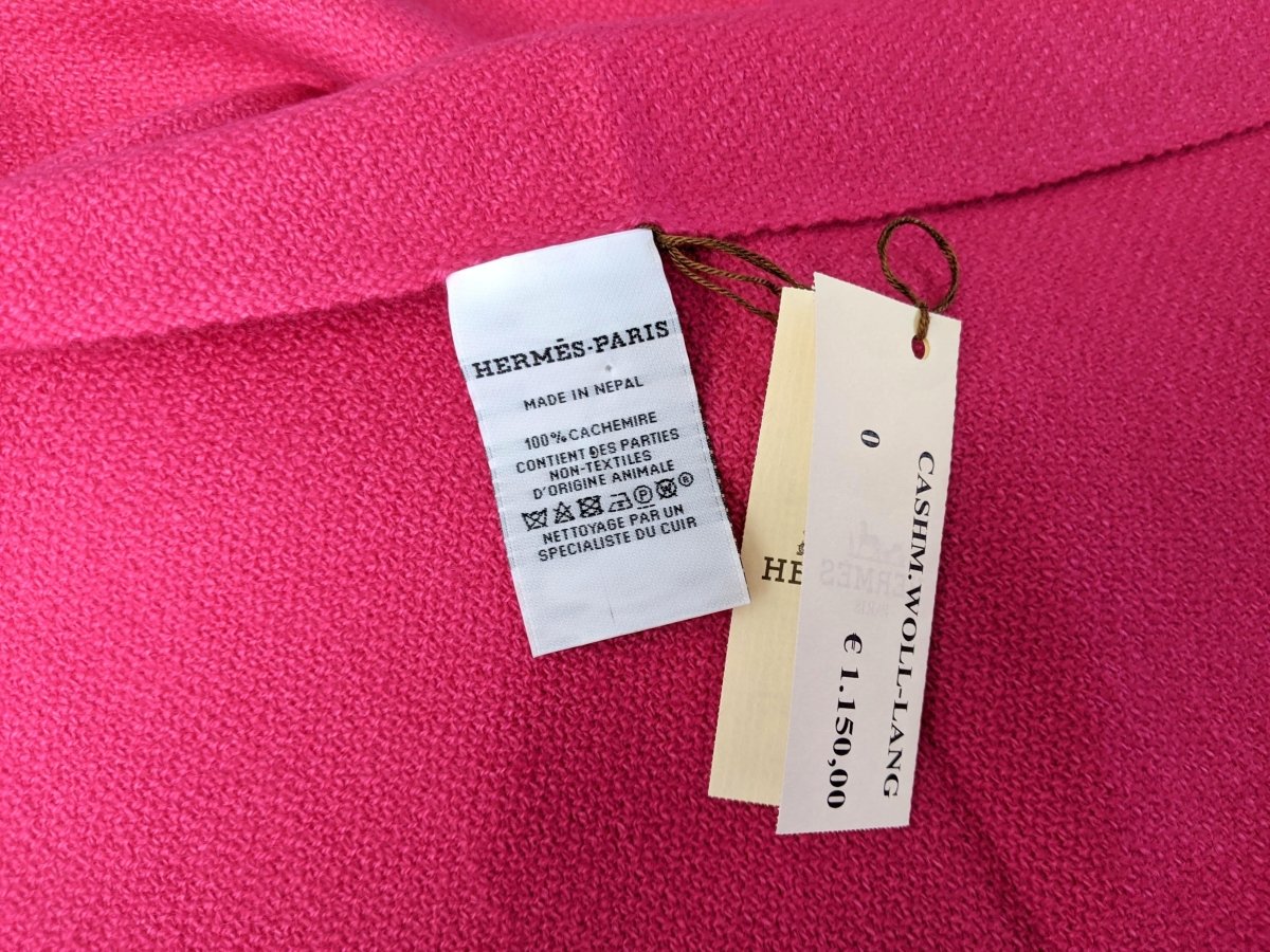 Hermes Rose Vif Fringed 100% Cashmere ETOLE CRAFT Muffler Hand Woven in Nepal 75 x 200 cm, BNWT! - poupishop