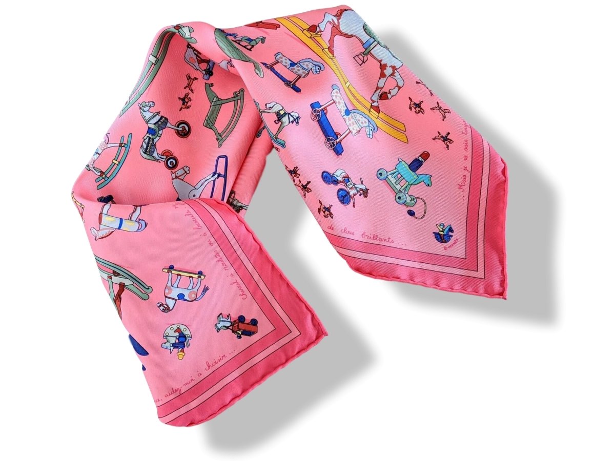Hermes Rose Vif RACONTE-MOI LE CHEVAL Silk Pocket Square Gavroche Twill 45 x 45 cm - poupishop