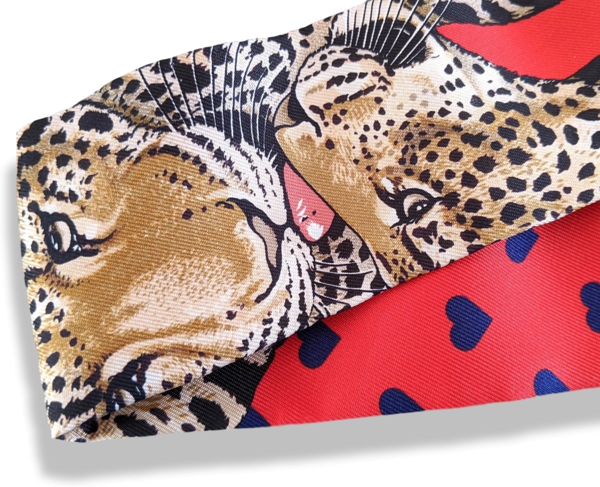 Hermes Rouge/Marine/Fauve Coeur JUNGLE LOVE LOVE by Robert Dallet Twilly Silk, BNIB! - poupishop